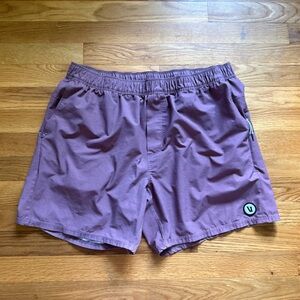 Vuori Cape 6” Shorts Men’s Large Red